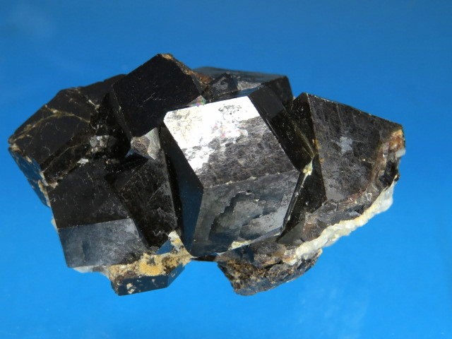granat andradyt * Mali 