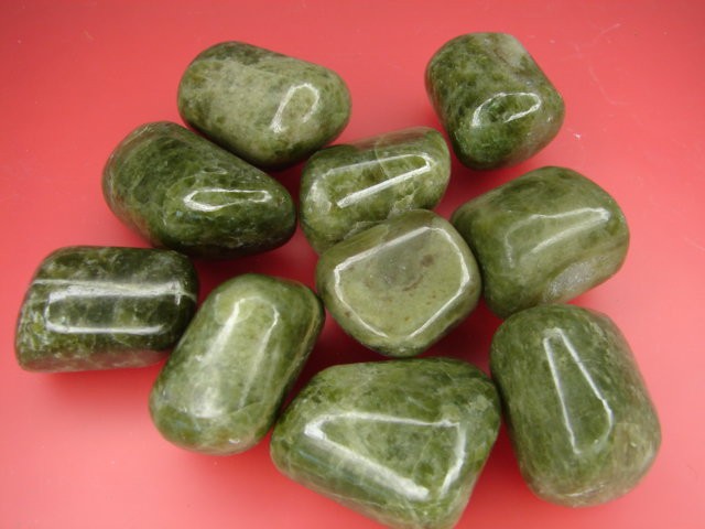 wezuwianit 