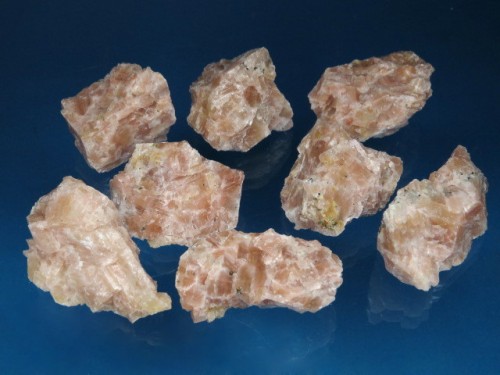 kalcyt łososiowy - kamień