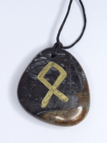  Odala - runa na kamieniu 