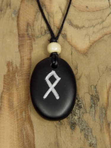 Odala - runa na bazalcie * wisior