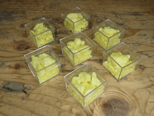 siarka rodzima drobna * Indonezja