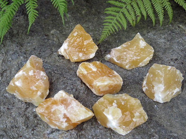 aragonit pomarańczowy - minerał - kamień