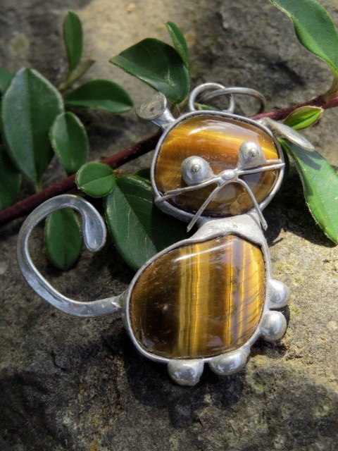 tygrysie oko * wisior piesek