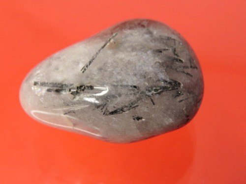 kwarc z turmalinem - kwarc turmalinowy