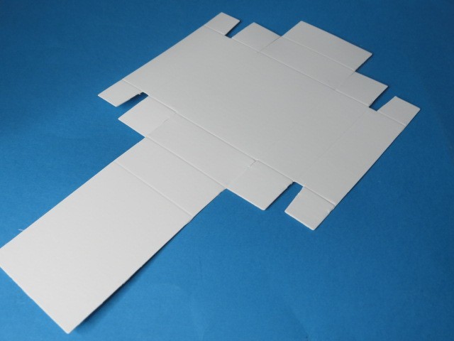 pudełeczka tekturowe 8x6cm