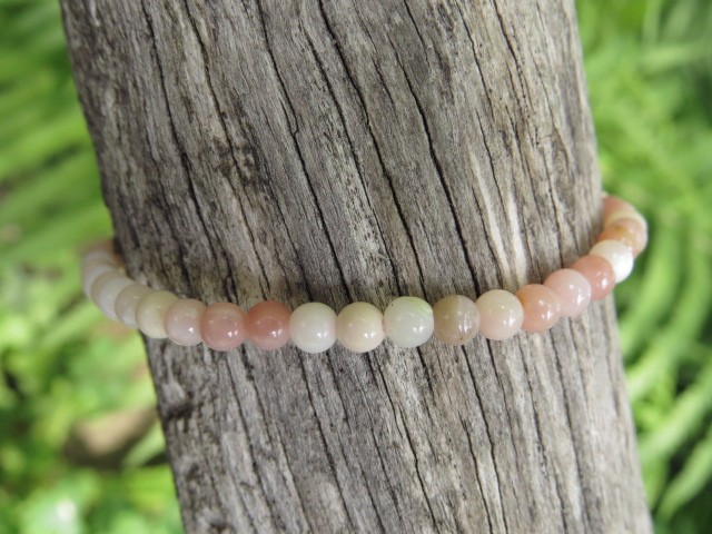 opal różowy * bransoletka 4mm