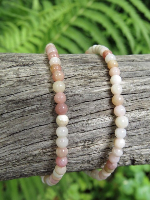 opal różowy * bransoletka 4mm