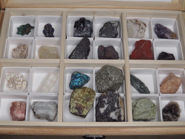 zestaw "MŁODY GEOLOG II - PROFES"