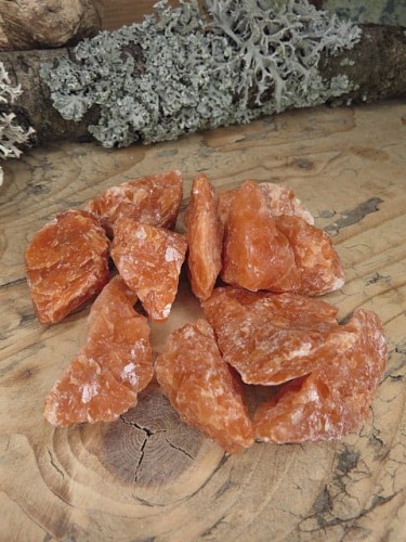 kalcyt ognisty - minerał - kamień