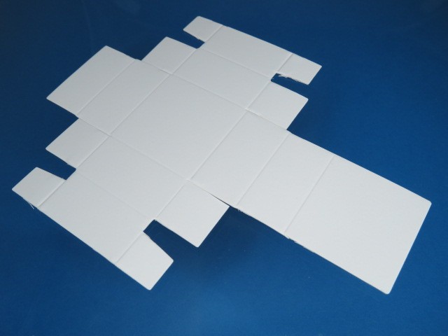 pudełeczka tekturowe 4x4cm 