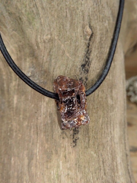 cyrkon * amulet ochronny * przynosi dobrobyt i mądrość