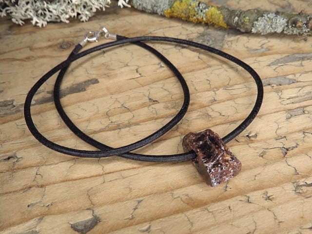 cyrkon * amulet ochronny * przynosi dobrobyt i mądrość