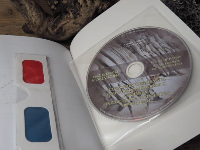 Nauka dla ciekawych. NATURALNE I SYNTETYCZNE MINERAŁY O BUDOWIE WARSTWOWEJ W NANOTECHNOLOGIACH