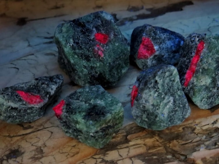 rubin w zoisycie - Tanzania