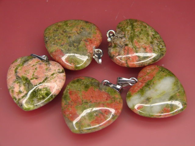 serduszko z unakitu * wisiorek