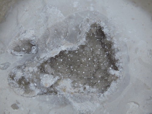 krzemień z geodą i kryształami kwarcu * konkrecja - buła * Polska