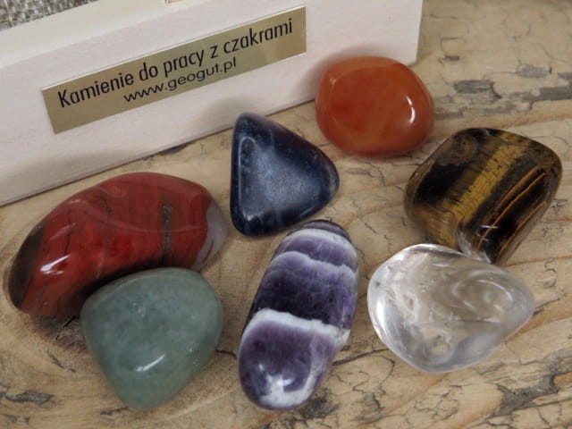 Kamienie polerowane do pracy z czakrami