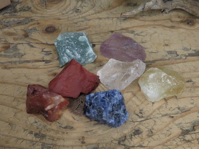 Kamienie surowe do pracy z czakram