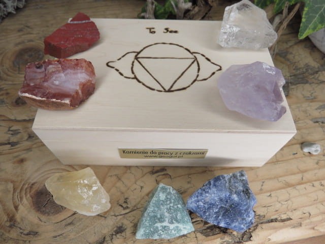 Kamienie surowe do pracy z czakrami