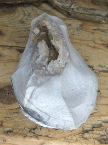 krzemień z geodą i kryształami kwarcu * konkrecja - buła * Polska