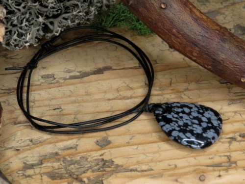 obsydian śnieżny * amulet ochronny na rzemieniu