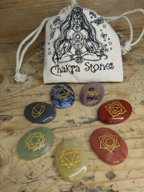 Kamienie do pracy z czakrami z symbolami - zestaw