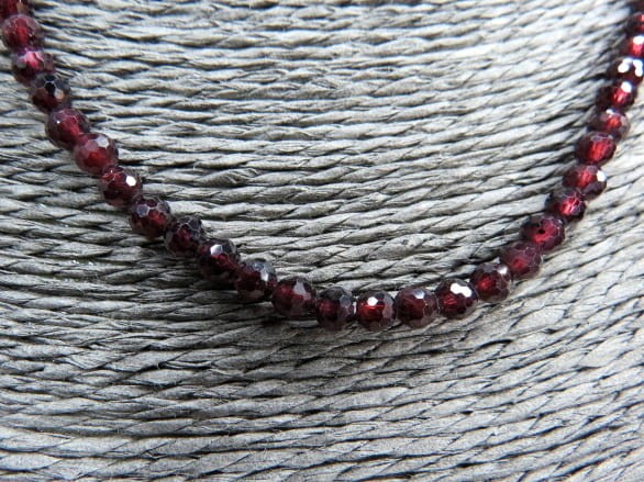 granat * naszyjnik z granatów 4mm - szlif fasetkowy