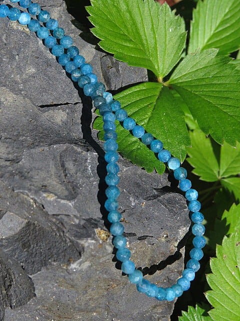 apatyt * naszyjnik z apatytu 4mm - szlif fasetkowy