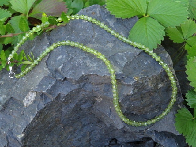 oliwin * naszyjnik z oliwinu 4mm - szlif fasetkowy