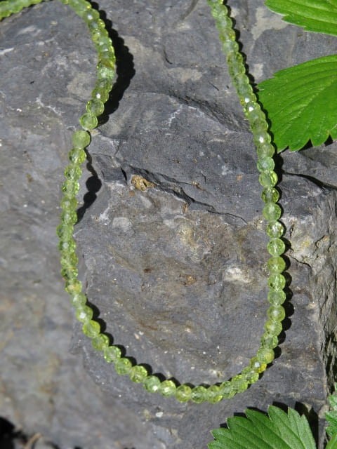 oliwin * naszyjnik z oliwinu 4mm - szlif fasetkowy