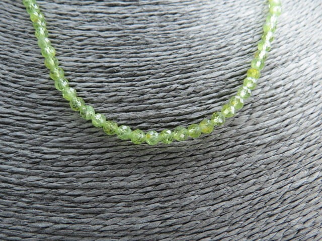 oliwin * naszyjnik z oliwinu 4mm - szlif fasetkowy