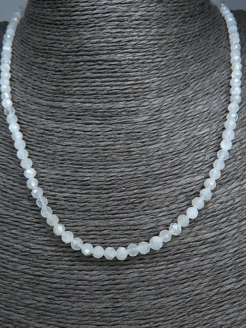 kamień księżycowy * naszyjnik z kamienia księżycowego 4mm - szlif fasetkowy