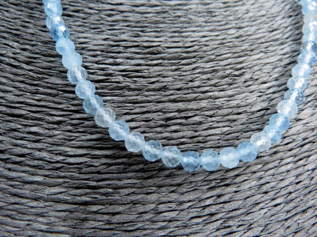 akwamaryn * naszyjnik z akwamarynu4mm - szlif fasetkowy