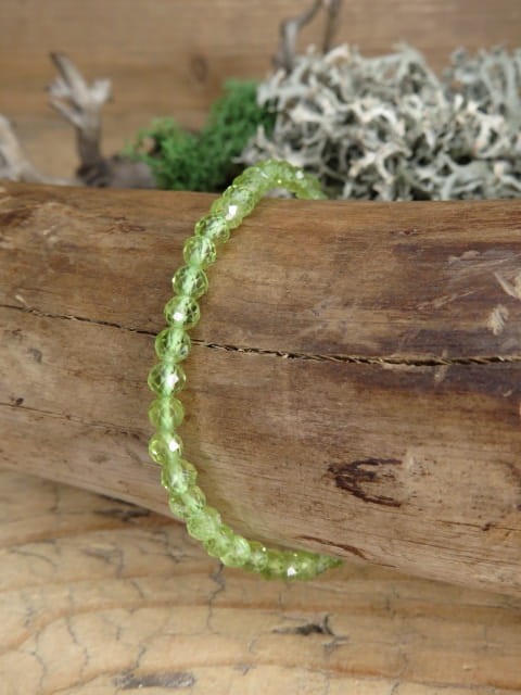 oliwin * bransoletka z oliwinu 4mm - szlif fasetkowy