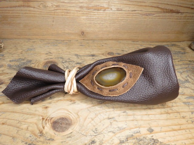 sakiewka skórzana z agatem * handmade
