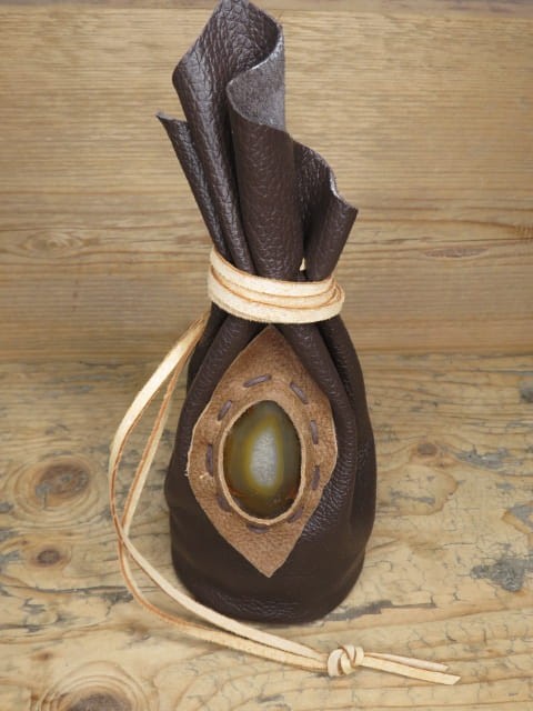 sakiewka skórzana z agatem * handmade