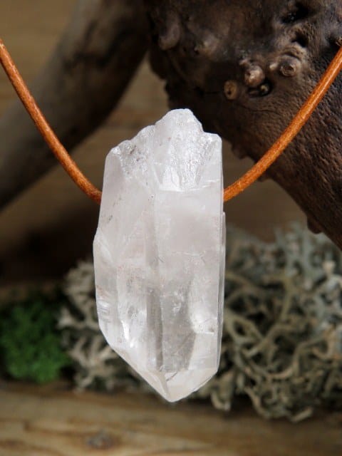 kryształ górski * amulet ochronny na rzemieniu