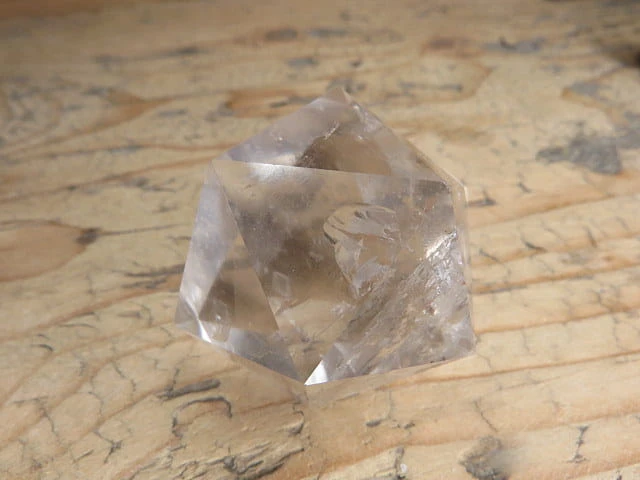 Dwudziestościan - kryształ górski