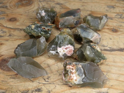 kwarc zielony z aktynolitem - Madagaskar