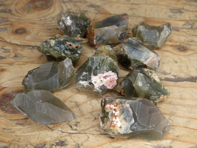 kwarc zielony z aktynolitem - Madagaskar