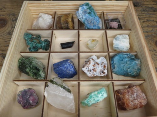 Minerały i kamienie szlachetne - zestaw