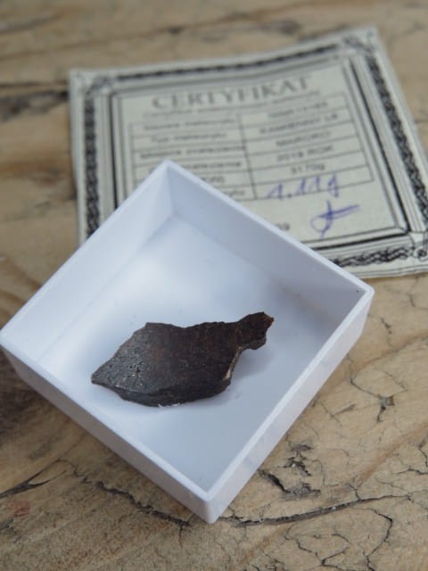 Meteoryt kamienny * NWA 13165 1,11g * certyfikat autentyczności