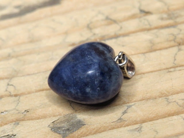 serduszko z sodalitu * wisiorek