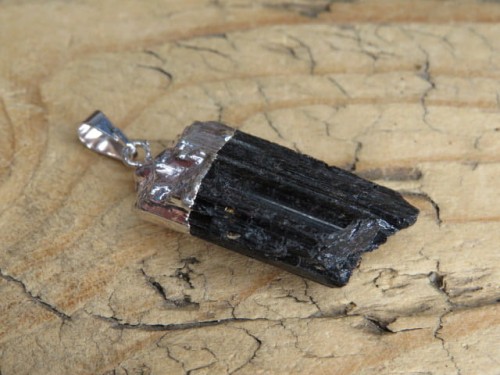 turmalin czarny szerl - wisior