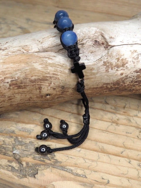 różaniec z kwarcu niebieskiego * bransoletka pleciona makrama