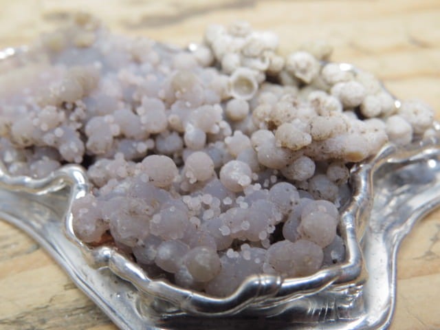 chalcedon winogronowy wisior