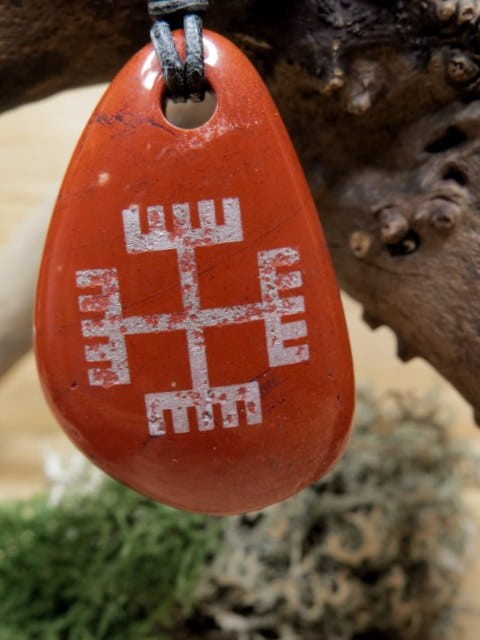 Ręce Boga - wisior słowiański na kamieniu - jaspis