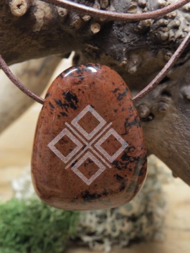 wisior Bogini Mokosz na kamieniu - na obsydianie mahoniowym - biżuteria słowiańska