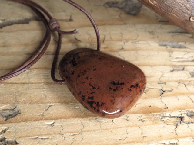 wisior Bogini Mokosz na kamieniu - na obsydianie mahoniowym - biżuteria słowiańska